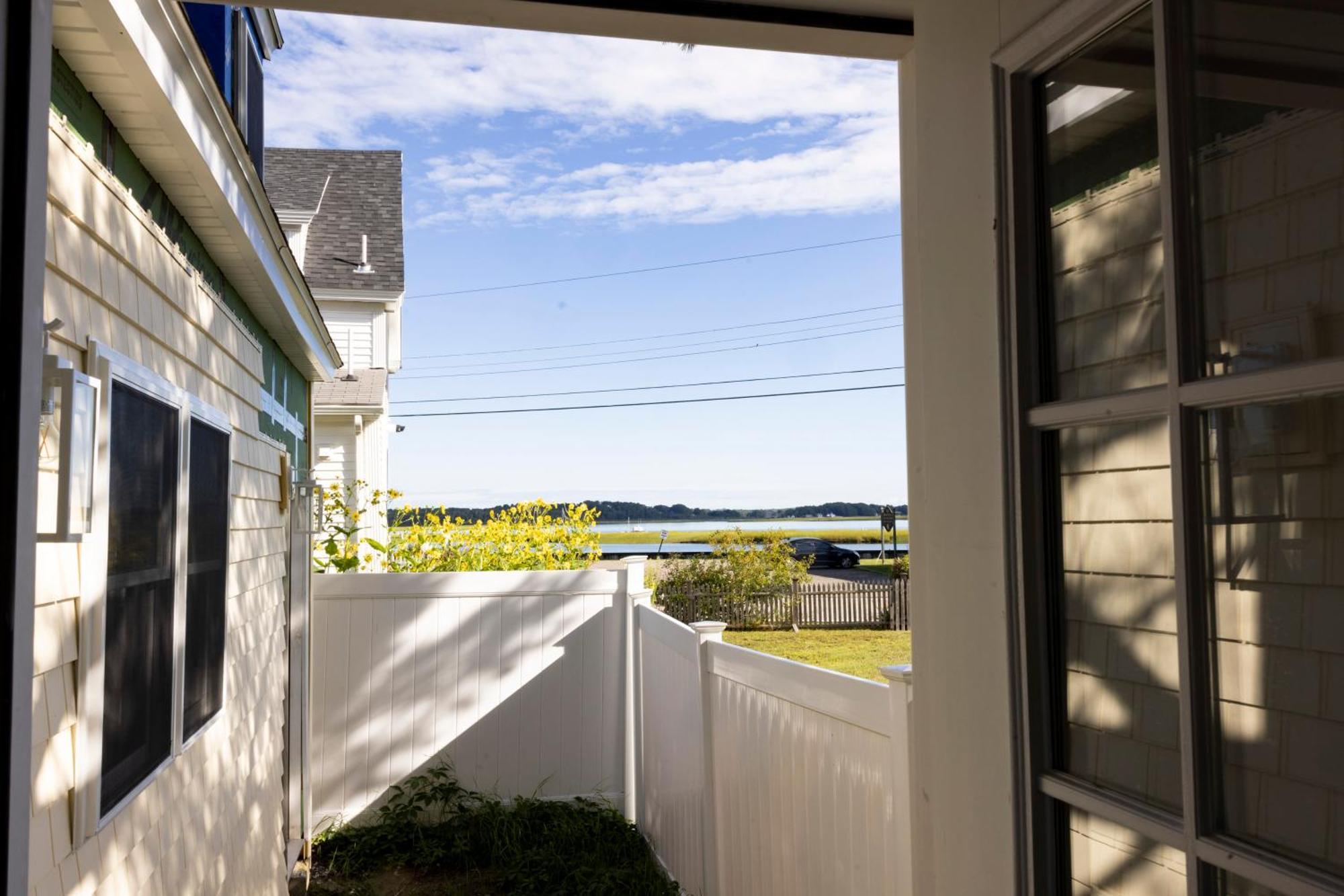 Bright 4Br Beach House, Pine Point Perfection Scarborough Exterior foto